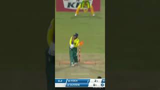 De kock Vs Micheal Stark cricketdekock micheal [upl. by Nylteak]