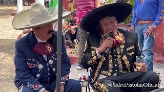 El PADRE PISTOLAS cotorrea y canta con la banda después de la peregrinación de Fray José Pérez [upl. by Ileana]