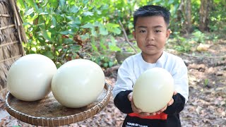 Seyhak cook big Ostrich eggs and invite mom to taste  Ostrich eggs recipes  Chef Seyhak [upl. by Kesley]