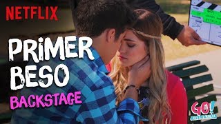 Go Vive a tu manera  Backstage Primer Beso [upl. by Winzler]