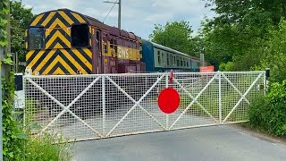 Heritage Railway at Shepherdswell Level Crossing Kent [upl. by Harden]