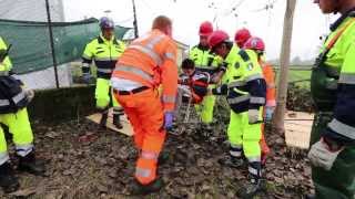 PROTEZIONE CIVILE  Simulazione terremoto e intervento [upl. by Georgeanna]