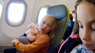 Familjen reser till Gran Canaria Harry är flygrädd amp kameran går sönder VLOGG [upl. by Clem]