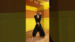 その場で真直斬り10本  川渕かおり Kaori Kawabuchi 剣舞 鍛練 training letstry 日本刀 ladysamurai [upl. by Eemiaj]