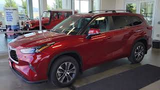 2023 Toyota Highlander HYBRID XLE in Ruby Flare Pearl [upl. by Pritchett174]