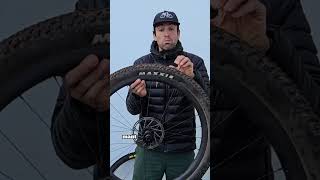 Cambiar TUBELESS en 3 minutos en tu bici de MTB Gravel o Enduro [upl. by Eissirk]