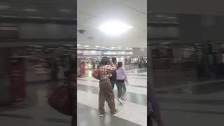 Kaisa hota hai अंदर से air port like pleasesubscribe viralvideo [upl. by Chemarin209]