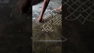 Diwali 🎇 రోజు ఇలా తిప్పుడు ముగ్గు వేయండి vakitlomuggulu youtubeshorts shorts viralvideo rangoli [upl. by Lida817]