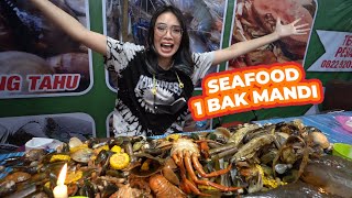 SEAFOOD PINGGIRAN 50000 PAKAI BASKOM MANDI ANAK BOCAH WKWK [upl. by Kornher]