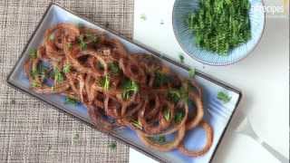 Rezept KnusprigScharf gebratene Zwiebelringe Onion Rings  Allrecipes Deutschland [upl. by Apollus148]