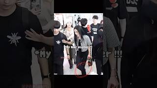 Jisoos Reaction Is Hilarious When Staff Step On Her Slippers 🤣 blackpink jisoo shortvideo [upl. by Burnie782]