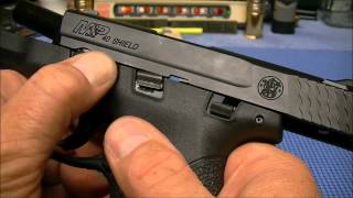 Smith and Wesson MampP Shield in 40 SampW Initial Look [upl. by Ethelstan982]