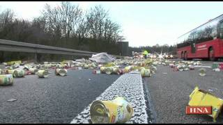 Lkw verliert SauerkrautKonserven auf A 49 [upl. by Dagney]