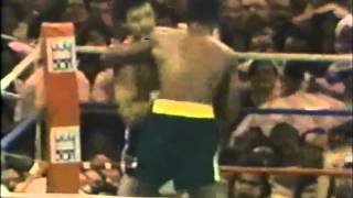 Alexis Arguello vs Alfredo Escalera  The Bloody Battle Of Bayamon [upl. by Rochus]