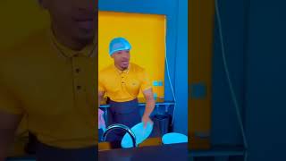 alikiba anahudumia mwenyewe kwenye mgahawa wake crownmedia [upl. by Remmer958]