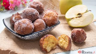 Frittelle di mele e ricotta  Ricettait [upl. by Nytsirc]