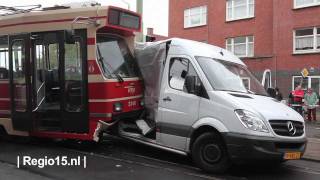 Tram 16 duikt vol in bestelbusje op het Lorentzplein [upl. by Yenahpets]