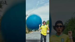 PROBE UNA PELOTA GIGANTE MAGICA😱PERO APLASTO MI CASA shorts [upl. by Yk]