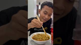 MAS GANTENG MAKAN MIE BANGLADESH baksoitemmbakyuli miebangladesh remix dj djremix music short [upl. by Anyd44]