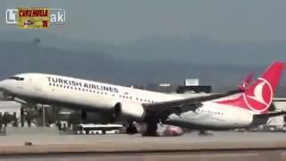 Avion golpea la cola en el suelo en el aeropuerto de Málaga BOEING 737900 [upl. by Marigolda]