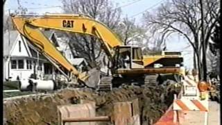 Steel Trench Box Installation Part 2  TrenchTech Inc Trench Shoring Solutions [upl. by Eddra]