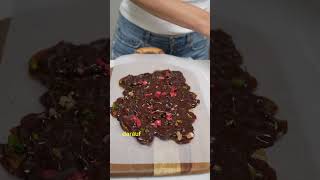 Dattel Schoggi 🍫🥰 Date Bark gesunde Schokolade vegan mrsflury gesund [upl. by Anerom]