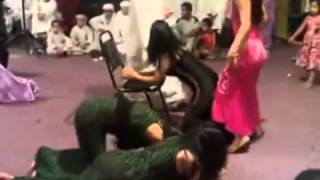 Malayah معلايه‎ Arabic Dance at a Wedding [upl. by Aruasi588]