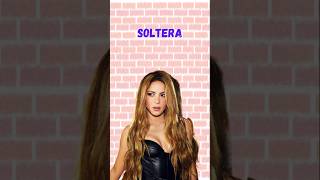 Soltera  Shakira soltera shakira shakirafan barranquilla medallo reggaeton music letras [upl. by Yelyr418]