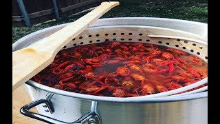 How to boil crawfish stepbystep Louisiana Cajun crawfish boil tutorial [upl. by Lebana]