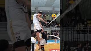 spiking the volleyball is not easy spiking volleylife funnysports voleibol volleyball haikyuu [upl. by Arihsan]