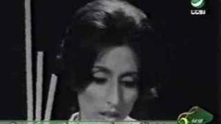 Fairuz sings quotYa helou shu bkhafquot [upl. by Clarey]