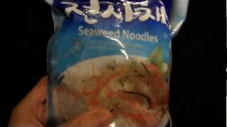 Review Korean seaweed kelp noodles Alternative wheat [upl. by Nur948]