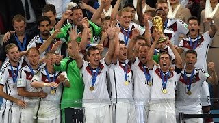 TF1Coupe du Monde 2014  Remise trophée aux Allemands [upl. by Kcirdnekal]