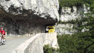 Un grumier dans les Gorge de la Bourne Vercors Transport Achard [upl. by Ateval572]