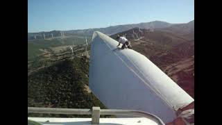 Especialistas riesgo extremo altura vertigo verticales en aerogeneradores Tarifa [upl. by Lefkowitz723]