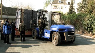 Kölner Zoo  Umzug der Flusspferde in das neue Hippodom [upl. by Trev]