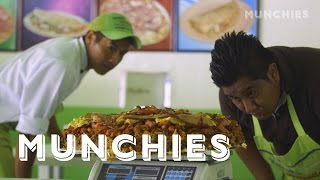 Un huarache de 12 kilos y campos de amaranto  La Guía Munchies al EdoMex [upl. by Noryk]