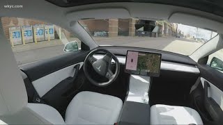 Tesla car drives itself through parking lots with ‘Smart Summon’ feature [upl. by Mccormac]