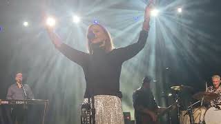 IN TOO DEEP Belinda Carlisle Enmore Theatre Sydney September 29 2024 travelswithmrsmason [upl. by Niraa]