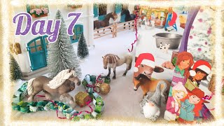 Schleich 2021 Horse Club amp Farm World Advent Calendar Unboxing  Day 7  Schleich Christmas [upl. by Lerud876]