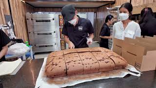 Castella Chocolate Jiggly Cake Cutting [upl. by Narf]