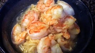 HOW TO MAKE RAMEN NOODLES WITH SHRIMP [upl. by Storer]