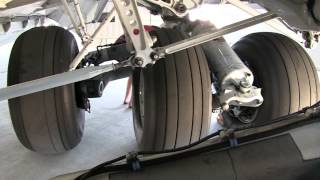 CloseUp Look At The Main Landing Gear And WheelWell Of A Boeing C17 Globemaster III [upl. by Gerry]