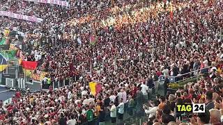 Carlo Mazzone omaggio Stadio Olimpico striscioni prima di Roma  Salernitana [upl. by Plante]