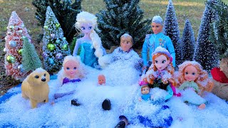 2022 Happy new year  Elsa amp Anna toddlers  snow playing [upl. by Leugim]