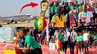 L’arrivée spectaculaire des lions avec la coupe à l’aéroport devant Macky Sall et son… [upl. by Bernelle669]