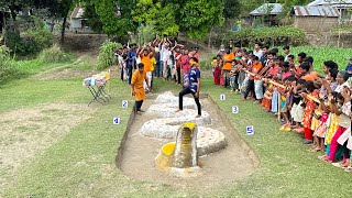 একি আজব খেলার আয়োজন দেখুন  সাপের লেজ থেকে মাথায় আসার চ্যালেঞ্জ। Village People Funny Game [upl. by Gnel]