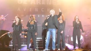 En Chantant  MIchel Sardou  Rock Oz Arènes [upl. by Cohdwell290]