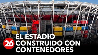 Desmontable y con vista al Golfo el estadio construido con 974 contenedores [upl. by Amliv]