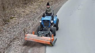 Sweeping away the winter Iseki TX 2140 4 WD🚜 [upl. by Woolley]